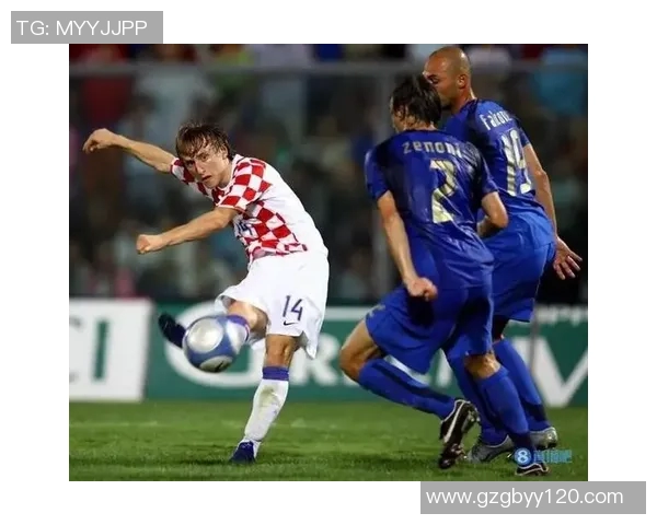 魔笛足球的传奇之路：从草地到巅峰的辉煌历程与不屈精神